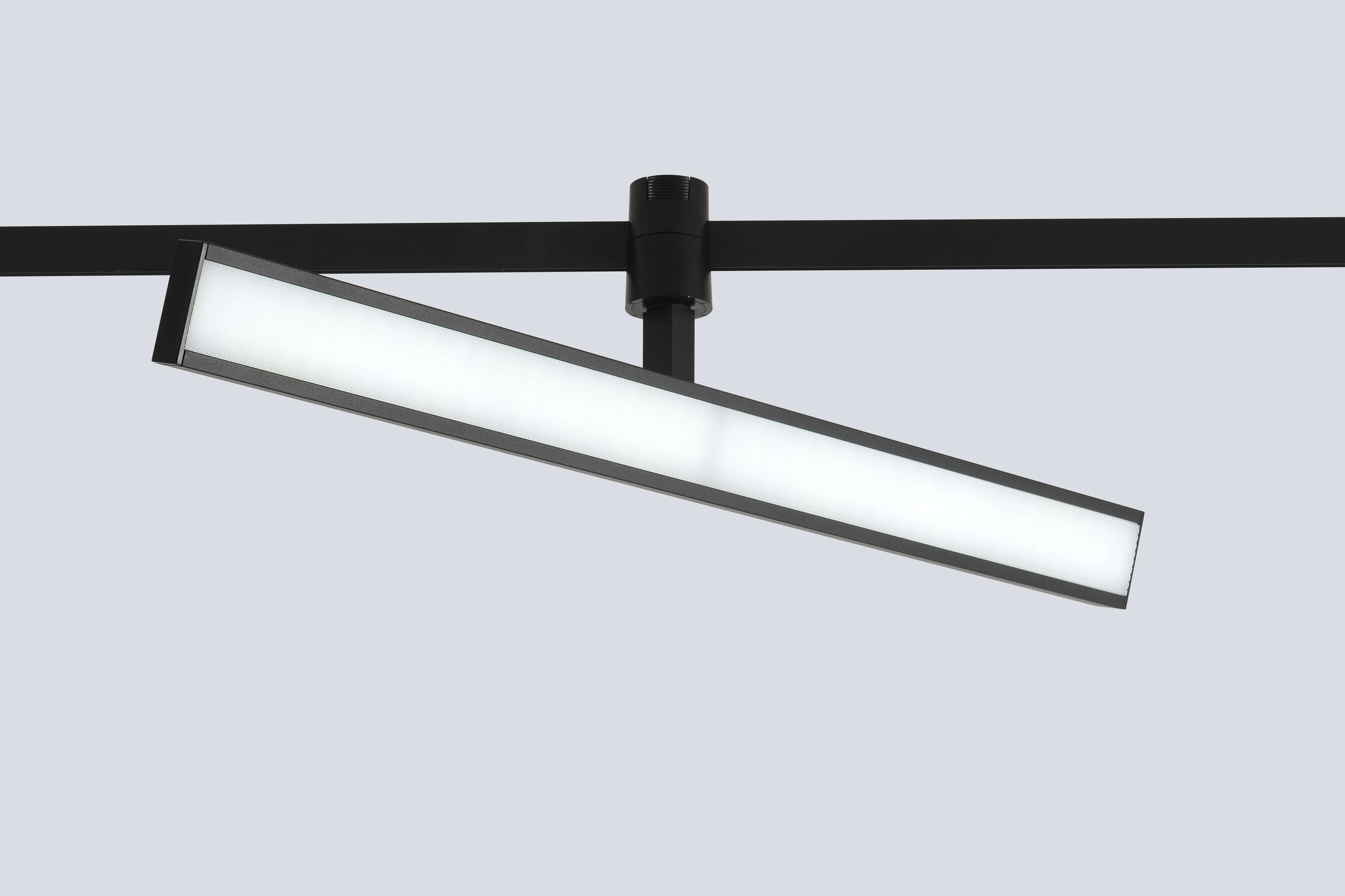 Светильник трековый для гибкой магнитной системы crystal lux clt 0.37 001 18w bl smart